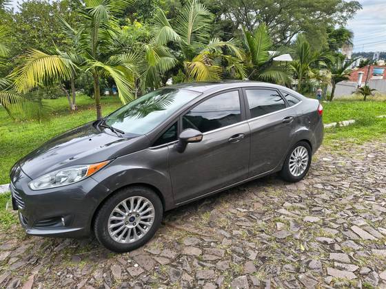 FORD FIESTA 1.6 TITANIUM PLUS SEDAN 16V FLEX 4P POWERSHIFT